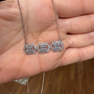 Bomb Party blue necklace